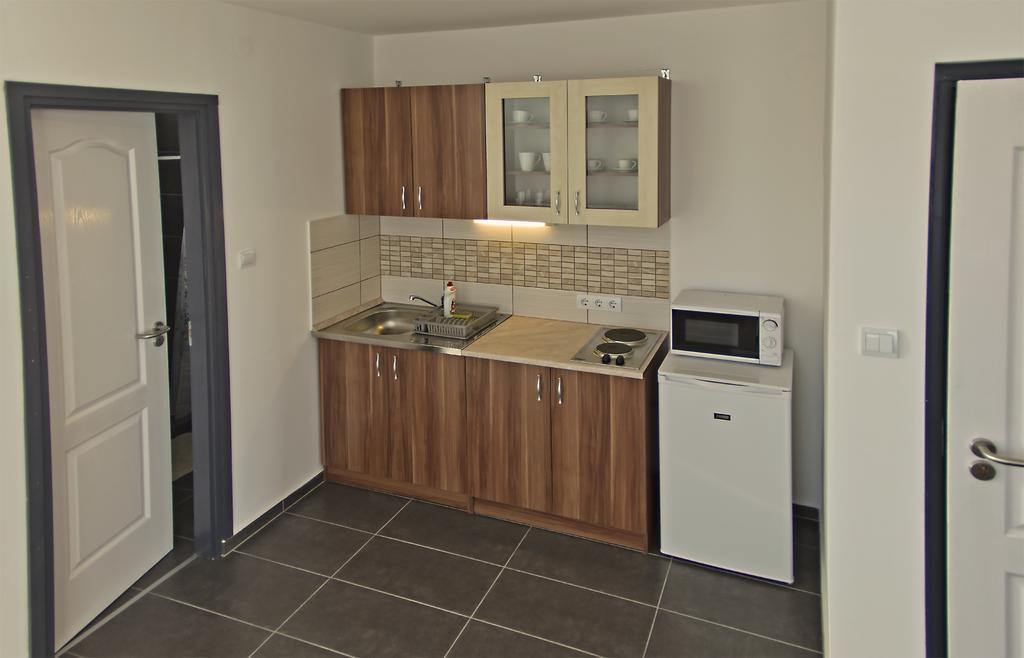 Luca Apartman Sopron Cameră foto